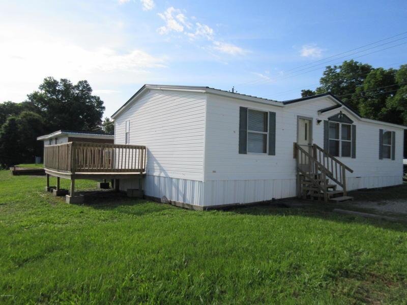 2108 Catherine Lake Rd in Richlands, NC - Building Photo
