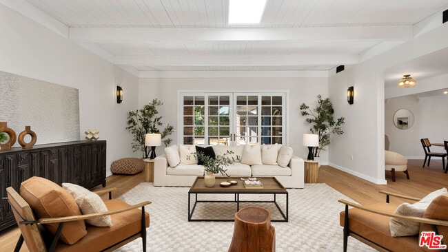 4559 Morella Ave in Los Angeles, CA - Building Photo - Building Photo