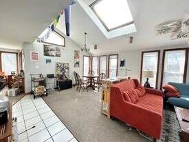 33 Lawn St, Unit 3 in Boston, MA - Building Photo