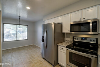 5205 W Ian Dr in Phoenix, AZ - Building Photo - Building Photo