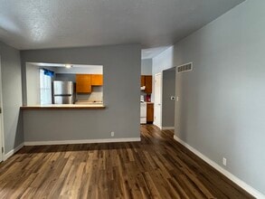 3814 Mississippi Ave in Davenport, IA - Foto de edificio - Building Photo