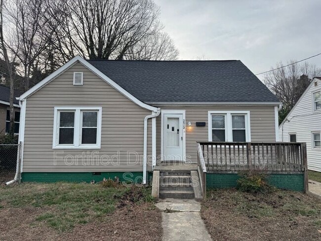 property at 2912 N Glenn Ave