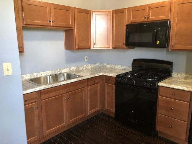 312 W 21st St, Unit 2nd Floor Rear 1 Bedroom