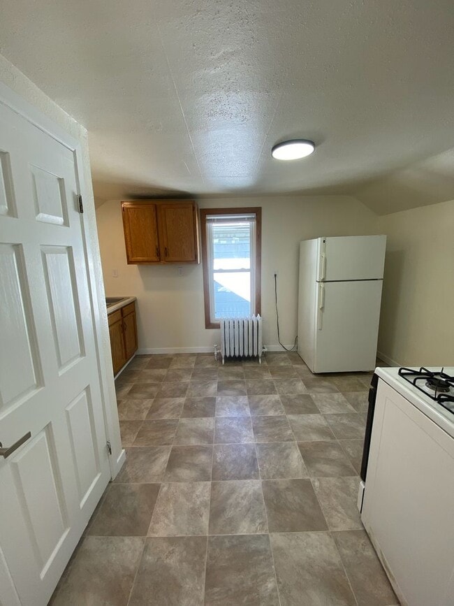 452 W 10th Ave in Oshkosh, WI - Building Photo - Building Photo