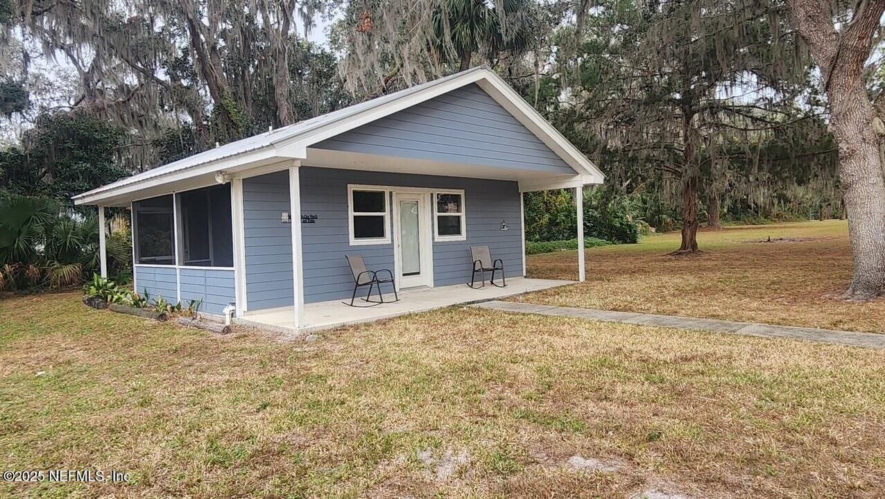 1521 Co Rd 309 in Georgetown, FL - Building Photo