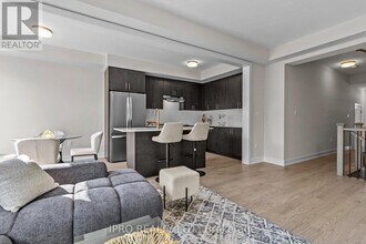 2745 WESTOAK TRAILS Blvd in Oakville, ON - Building Photo - Building Photo