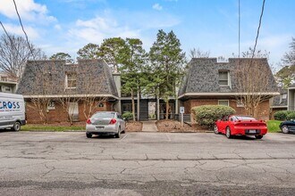 108 Ephesus Church Rd in Chapel Hill, NC - Building Photo - Building Photo