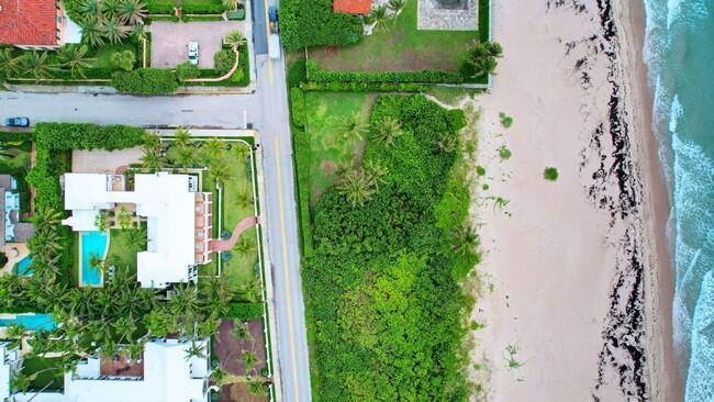 200 S Ocean Blvd in Palm Beach, FL - Foto de edificio - Building Photo