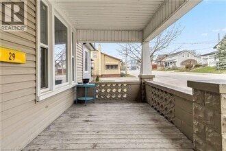 29 London St E in Tillsonburg, ON - Building Photo - Building Photo