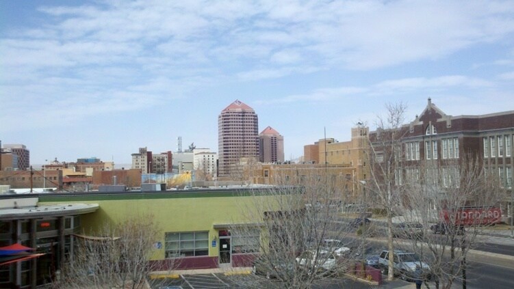 400 Central Ave SE in Albuquerque, NM - Building Photo