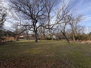 1302 E Collin St in Corsicana, TX - Building Photo - Building Photo