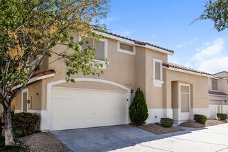 2385 Cliffwood Dr in Henderson, NV - Building Photo - Building Photo