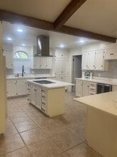 315 S Baker St in Granbury, TX - Building Photo - Building Photo