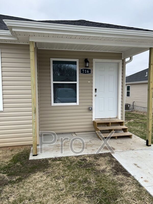 716 Columbus St in Galena, KS - Foto de edificio - Building Photo