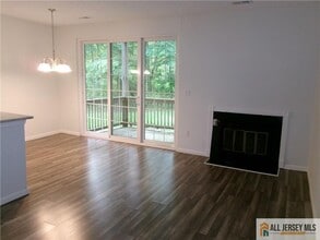 4261 Bayberry Ct in Monmouth Junction, NJ - Building Photo - Building Photo