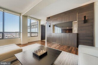 675 President St in Baltimore, MD - Foto de edificio - Building Photo