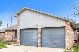 415 Charidges Dr in Houston, TX - Building Photo - Building Photo