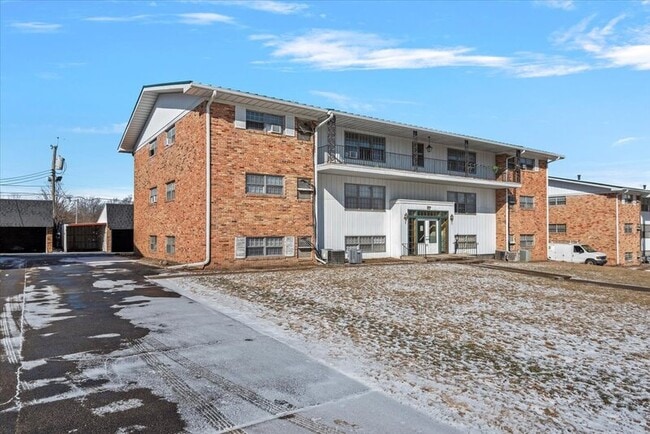 117 S Elder Ln in Decatur, IL - Foto de edificio - Building Photo