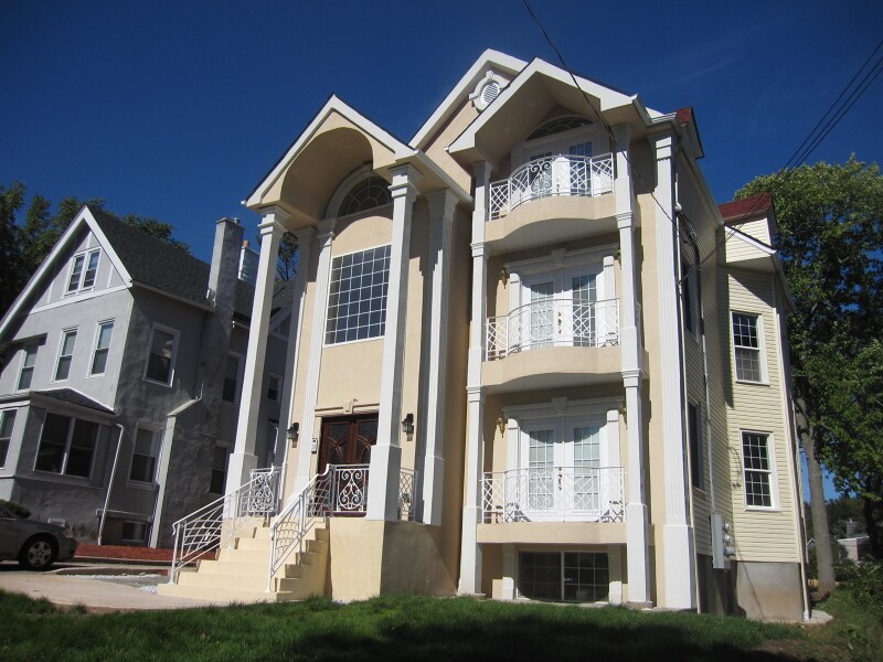 158 Walnut St-Unit -2 in Montclair, NJ - Building Photo