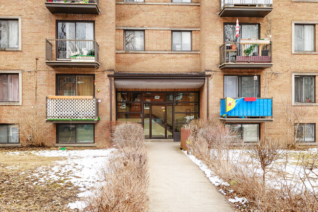 4850 Édouard-Montpetit Boul in Montréal, QC - Building Photo - Building Photo