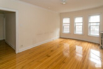 5208 N Damen Ave in Chicago, IL - Building Photo - Building Photo