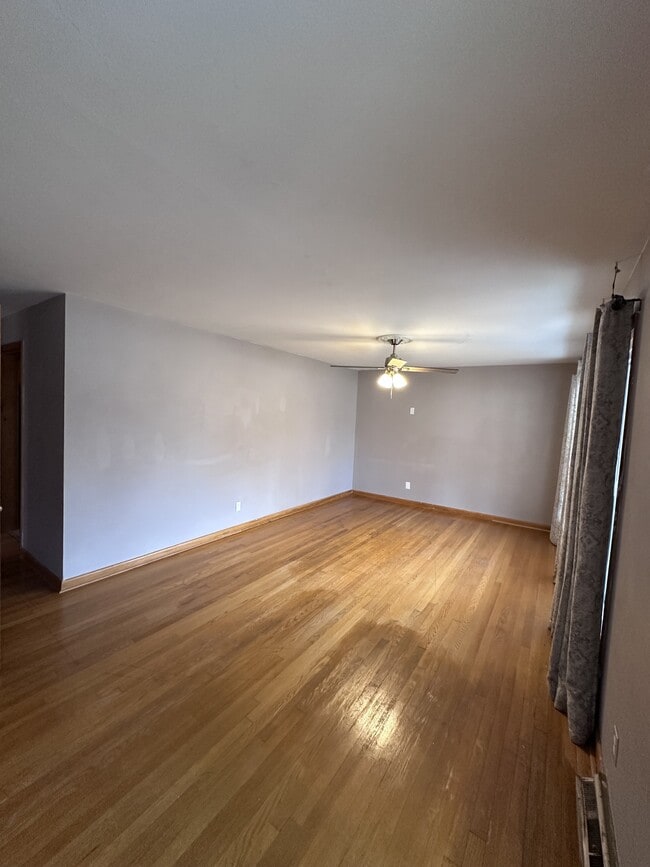 638 Oakland Dr in Chatham, VA - Building Photo - Building Photo