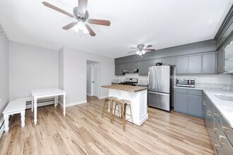 409 S Hamilton St in Lockport, IL - Building Photo - Building Photo