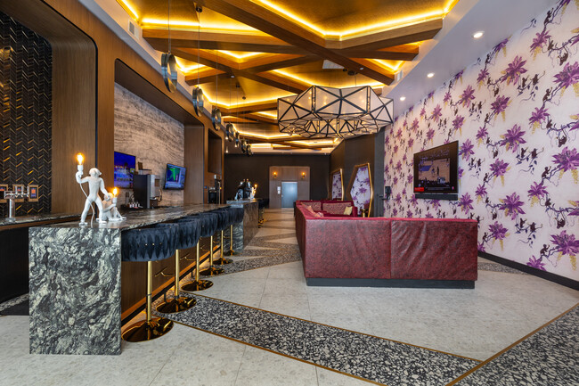 McKenzie in Clayton, MO - Building Photo - Interior Photo