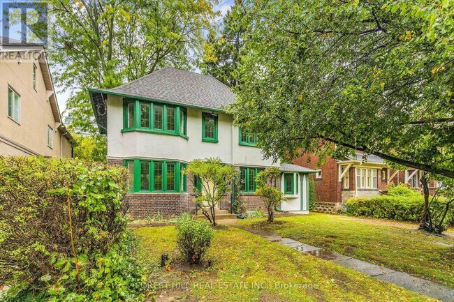 property at 116 Manor Rd E