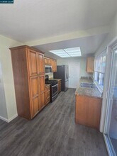1000 View Dr in Richmond, CA - Building Photo - Building Photo