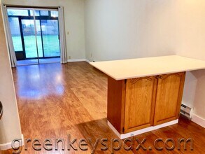 2714 SE 138th Ave in Portland, OR - Building Photo - Building Photo