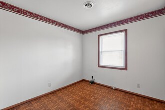 816 St William Dr in Sauget, IL - Foto de edificio - Building Photo