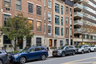 337-339 W 70th St in New York, NY - Building Photo - Building Photo