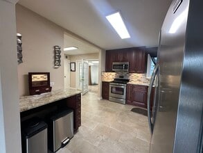 439 Highview Ave in Elmhurst, IL - Building Photo - Building Photo