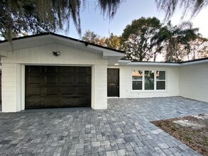 1204 Lake Elbert Dr SE in Winter Haven, FL - Building Photo - Building Photo