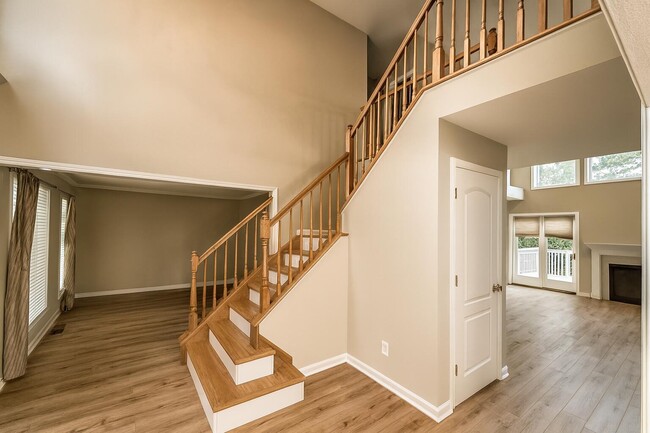 1082 Bold Forbes Ct in Union, KY - Foto de edificio - Building Photo