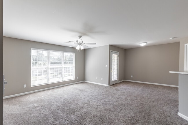 Mews Apartments in Loganville, GA - Foto de edificio - Interior Photo