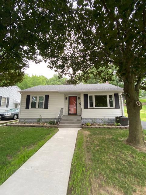 property at 809 E 11th St