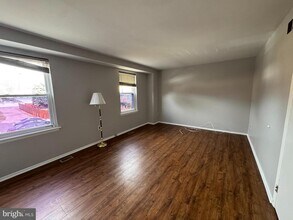 12042 Abby Rd in Philadelphia, PA - Building Photo - Building Photo