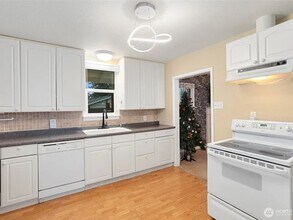 3807 S 34th St in Tacoma, WA - Building Photo - Building Photo