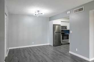 Sunrise Lake Views Apartments in Sunrise, FL - Building Photo - Interior Photo