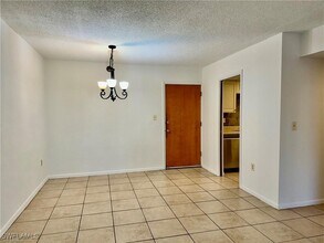 1849 Maravilla Ave in Ft. Myers, FL - Foto de edificio - Building Photo