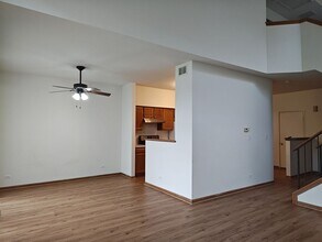 283 Camel Bend Ct in Schaumburg, IL - Building Photo - Building Photo