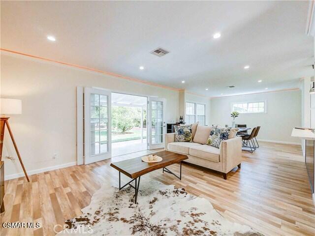 15931 Tuba St in Los Angeles, CA - Building Photo - Building Photo