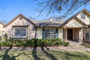 13916 Bonnercrest Dr in Houston, TX - Building Photo