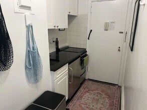 310 E 44th St in New York, NY - Building Photo - Building Photo