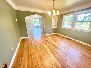 7212 NE Tillamook St in Portland, OR - Building Photo - Building Photo