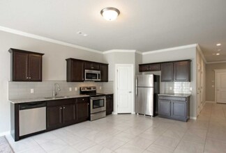 2744 W Kilimanjaro Way in Rogers, AR - Foto de edificio - Building Photo