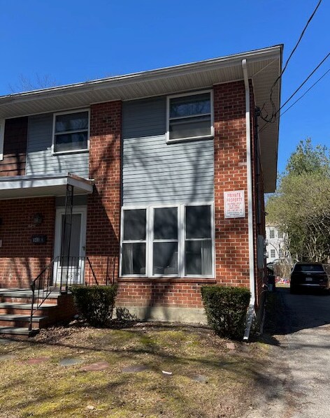 148 Thorndike St, Unit #148 in Brookline, MA - Foto de edificio - Building Photo