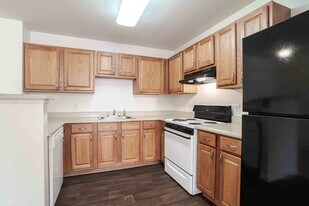 University Square +55 Senior Tax Credit in Charlotte, NC - Building Photo